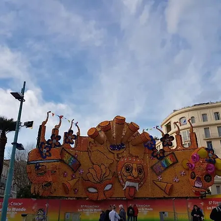 Cosy Pres Des Palaces Mentonnais 芒通