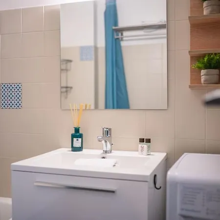 Cosy Pres Des Palaces Mentonnais 芒通